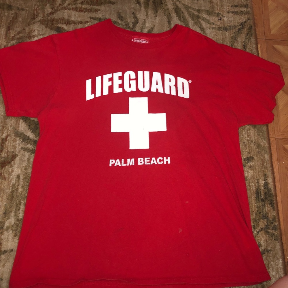 “ life guard “ t shirt ❤️